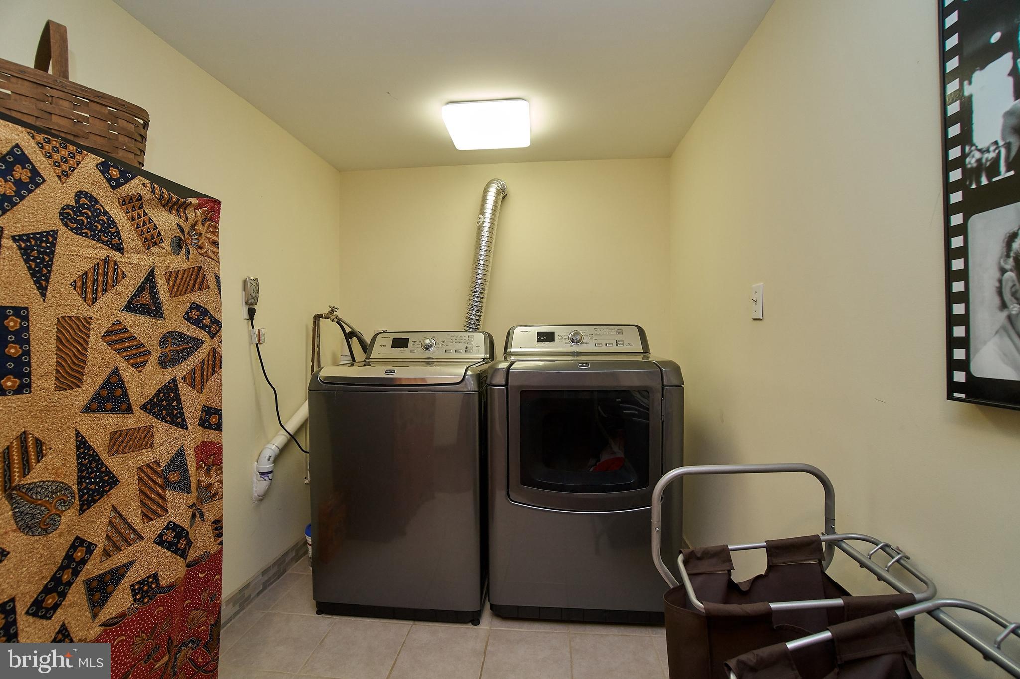7300 Oriole Avenue Springfield, VA 22150 - Photo 26 of 31 Laundry room