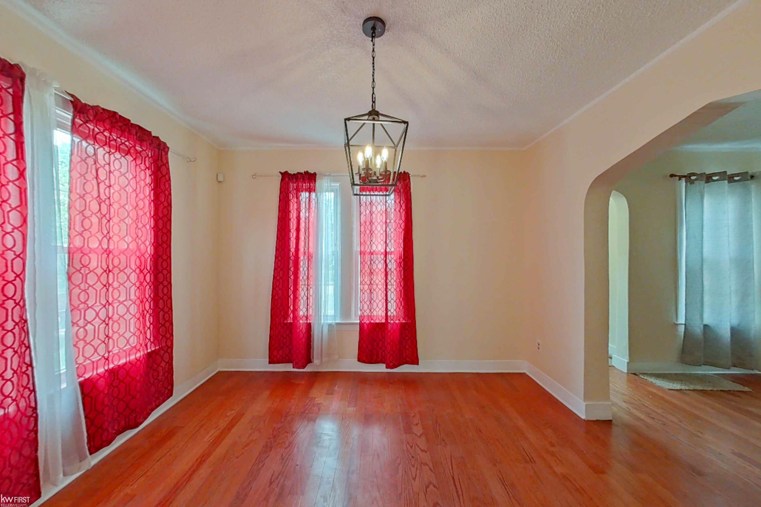 48 East Iroquois Road Pontiac, MI 48341 - Photo 8 of 52
