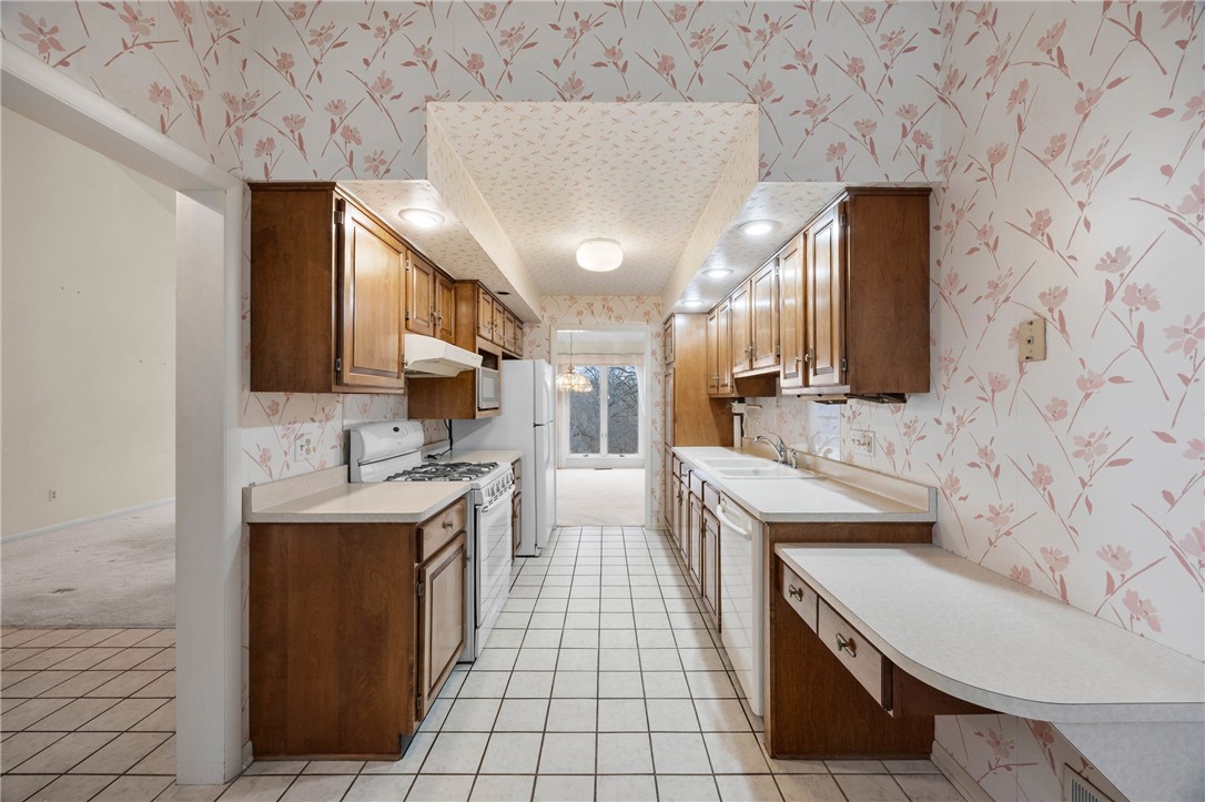 23 Sky Ridge Drive Penfield, NY 14625 - Photo 14 of 47