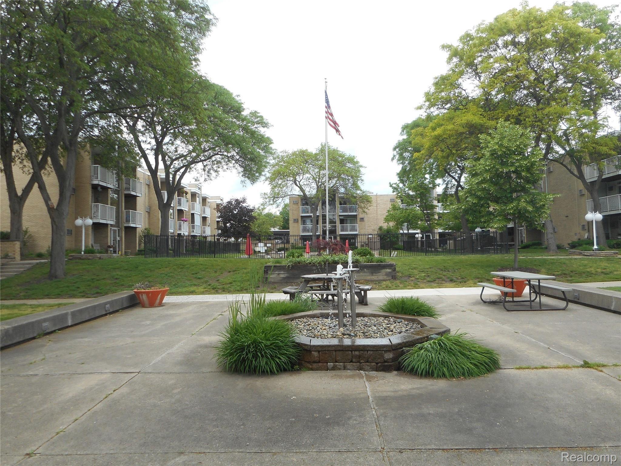 4909 Crooks Road, Unit C10 Royal Oak, MI 48073 - Photo 20 of 22 4909 Crooks_20.JPG