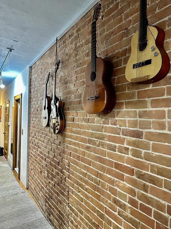 81 Francis Street, Unit 2 Brookline, MA 02446 - Photo 2 of 9