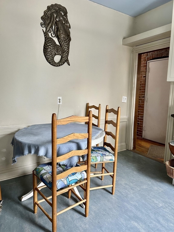 81 Francis Street, Unit 2 Brookline, MA 02446 - Photo 3 of 9