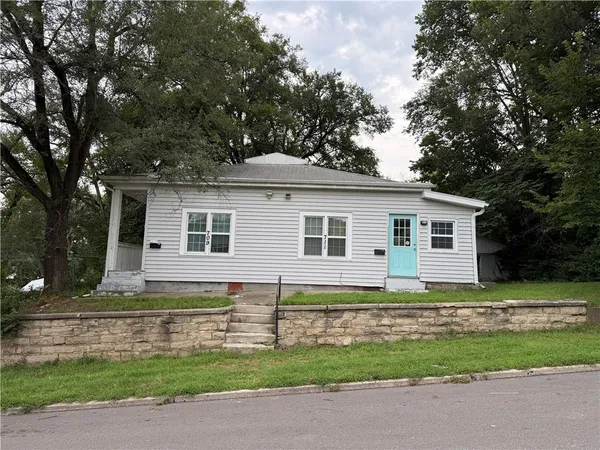 $115,000 | 709 Powell Street, St. Joseph, MO 64501
