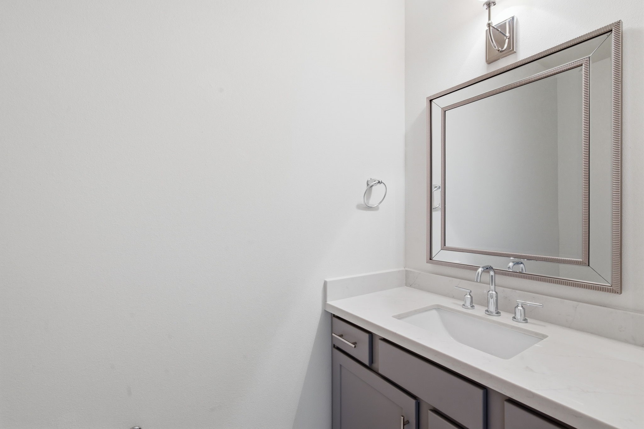 1906 West 25th Street Houston, TX 77008 - Photo 28 of 47 Half bath, located on third floor