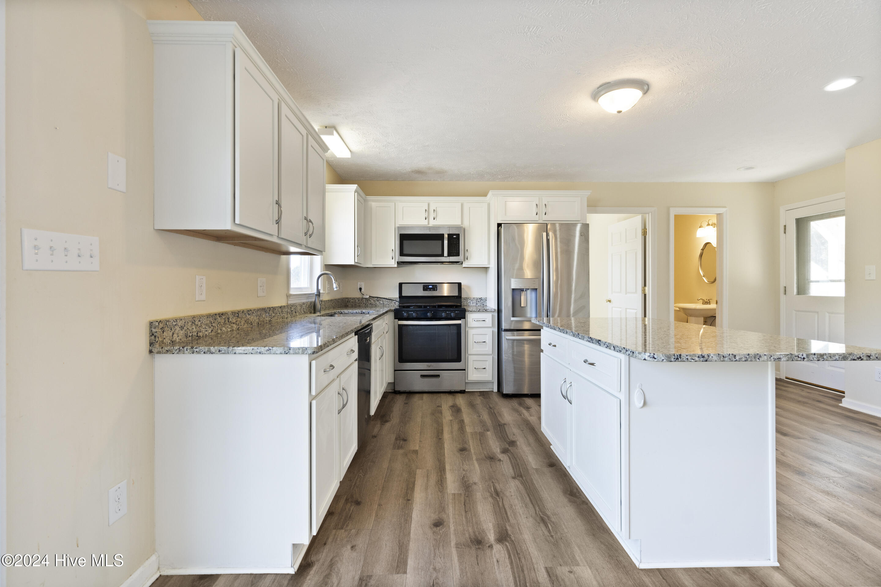 146 Huffman Road Rose Hill, NC 28458 - Photo 13 of 58 Kitchen