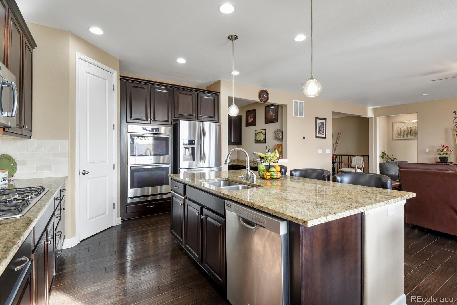 4849 South Riviera Way Aurora, CO 80015 - Photo 12 of 39