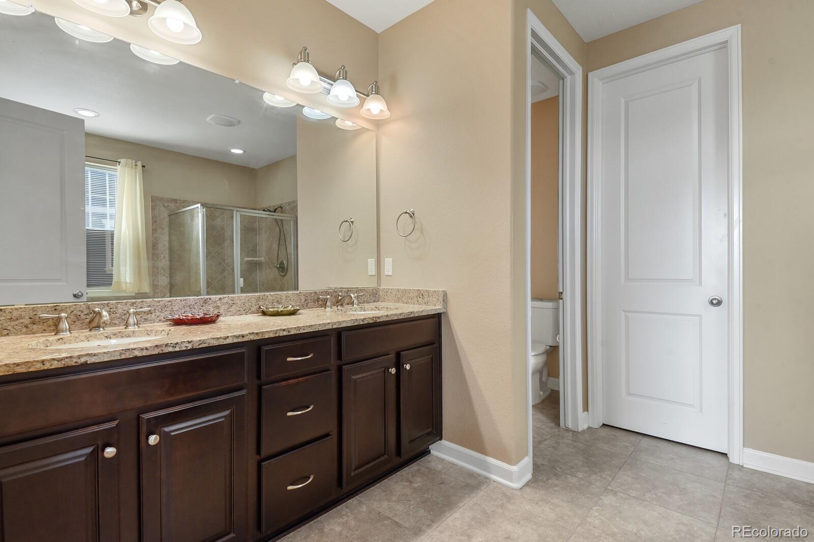 4849 South Riviera Way Aurora, CO 80015 - Photo 18 of 39