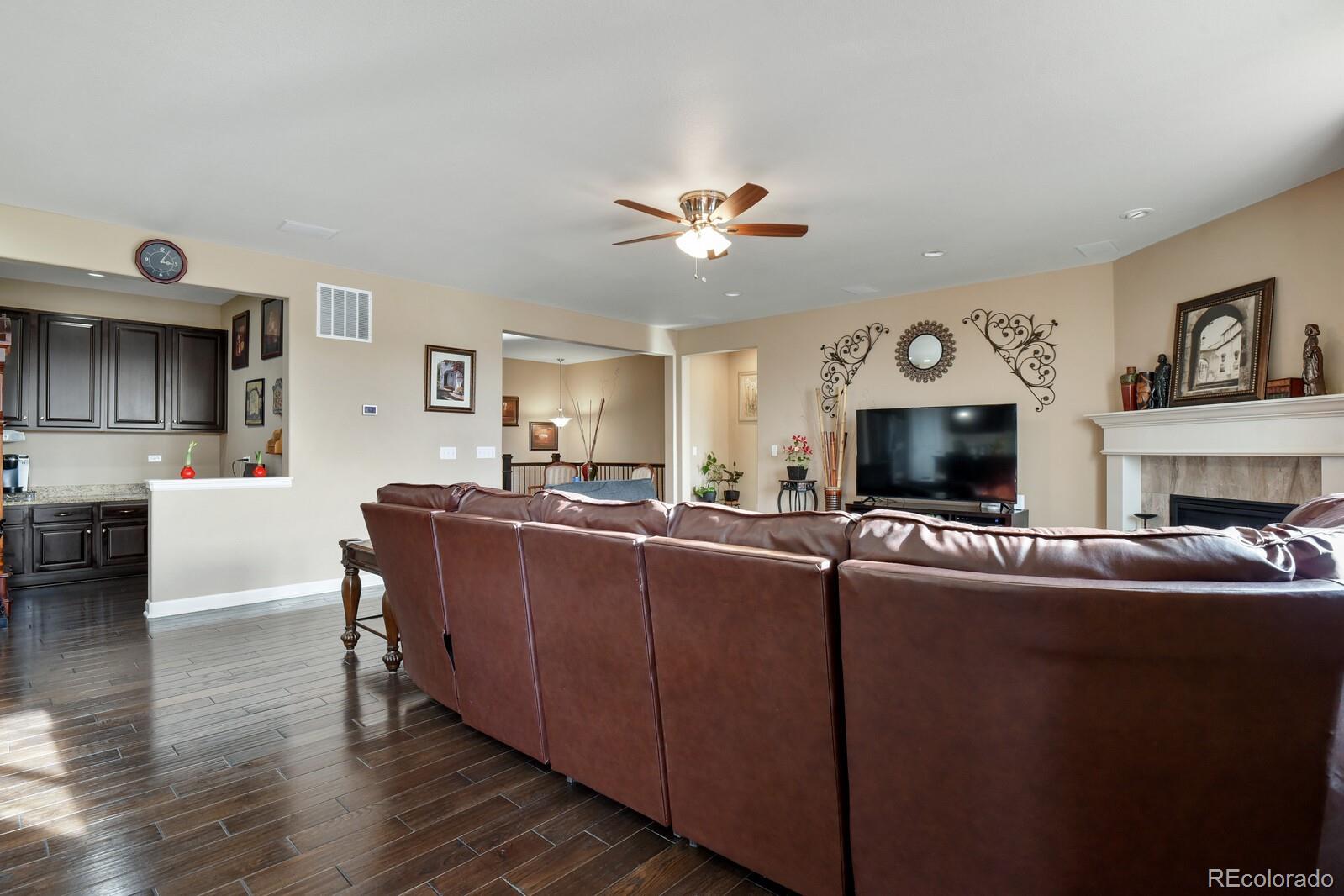 4849 South Riviera Way Aurora, CO 80015 - Photo 6 of 39