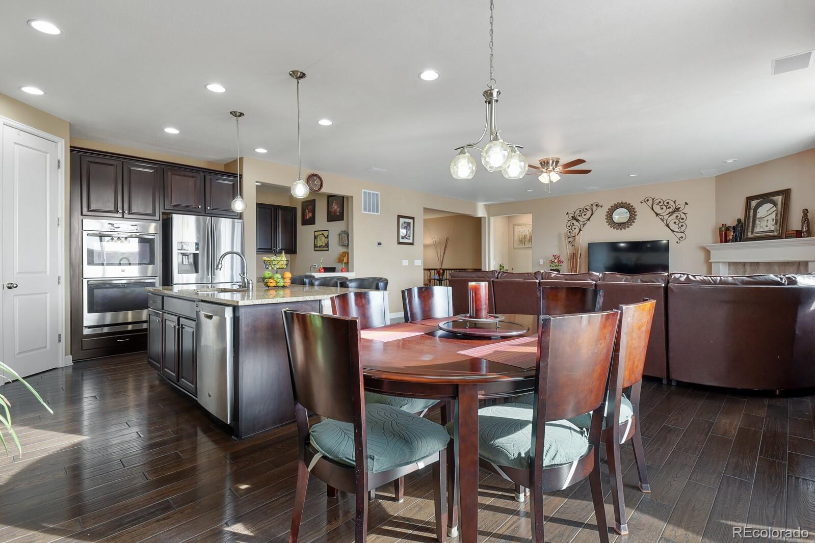 4849 South Riviera Way Aurora, CO 80015 - Photo 10 of 39