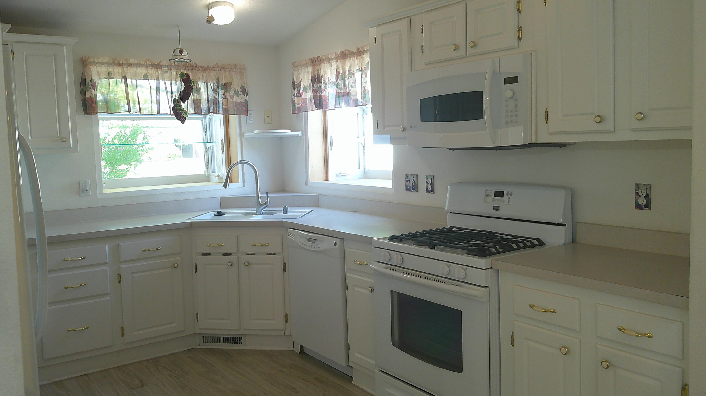 4570 Hickory Trail, Unit LOS ROBLES Redding, CA 96003 - Photo 13 of 62 DSCF0013