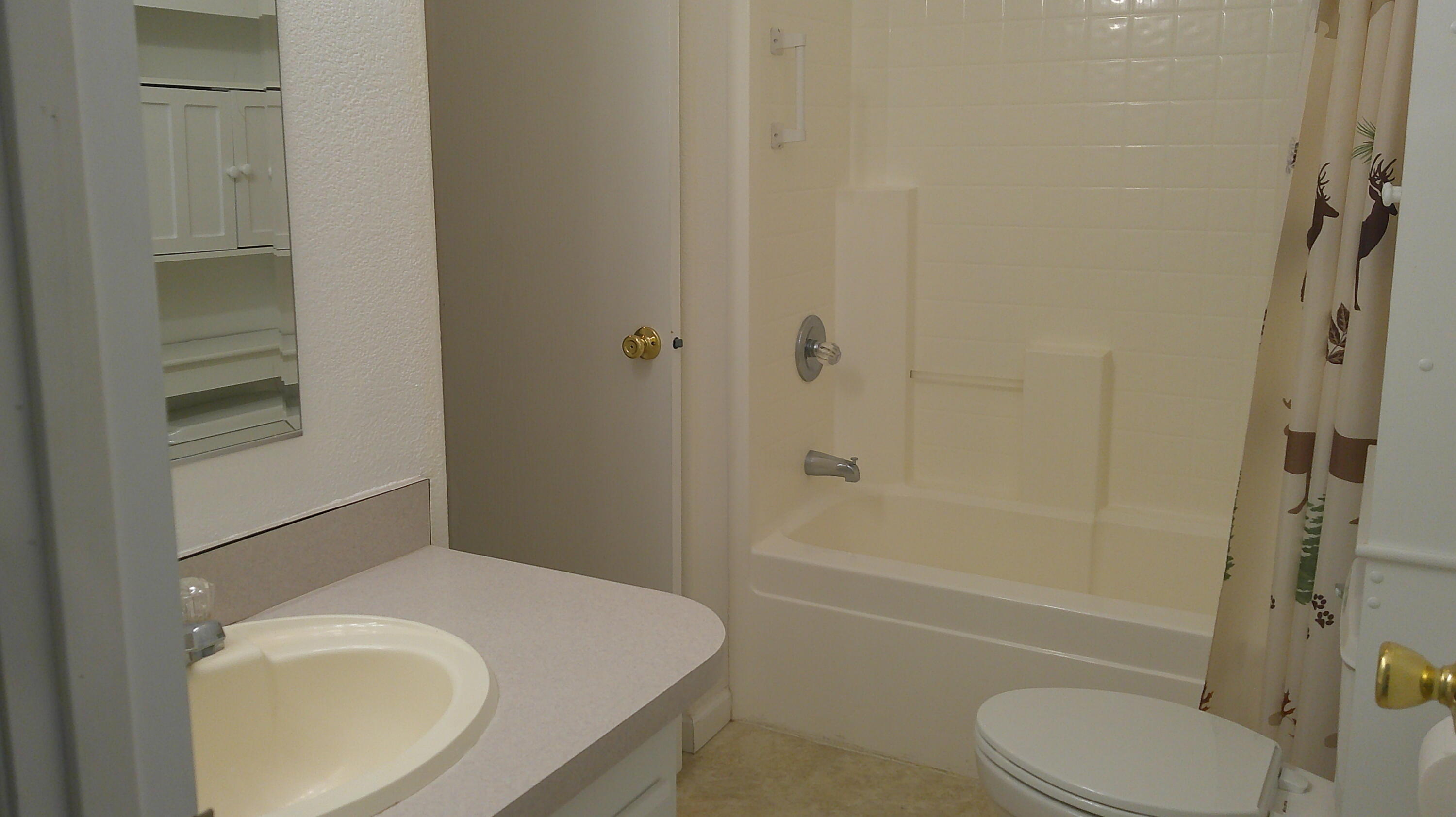 4570 Hickory Trail, Unit LOS ROBLES Redding, CA 96003 - Photo 18 of 62 DSCF0018