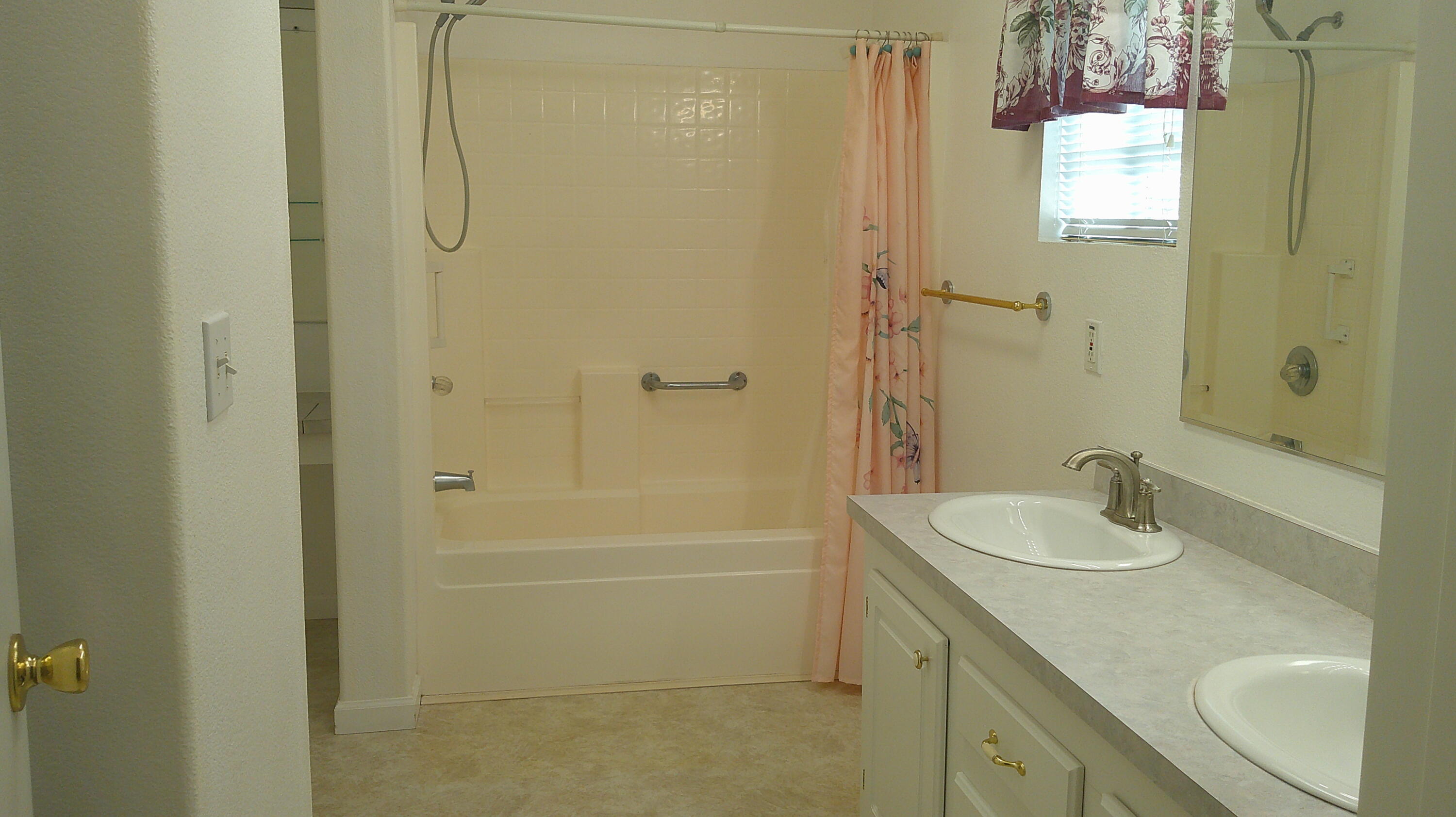 4570 Hickory Trail, Unit LOS ROBLES Redding, CA 96003 - Photo 25 of 62 DSCF0025