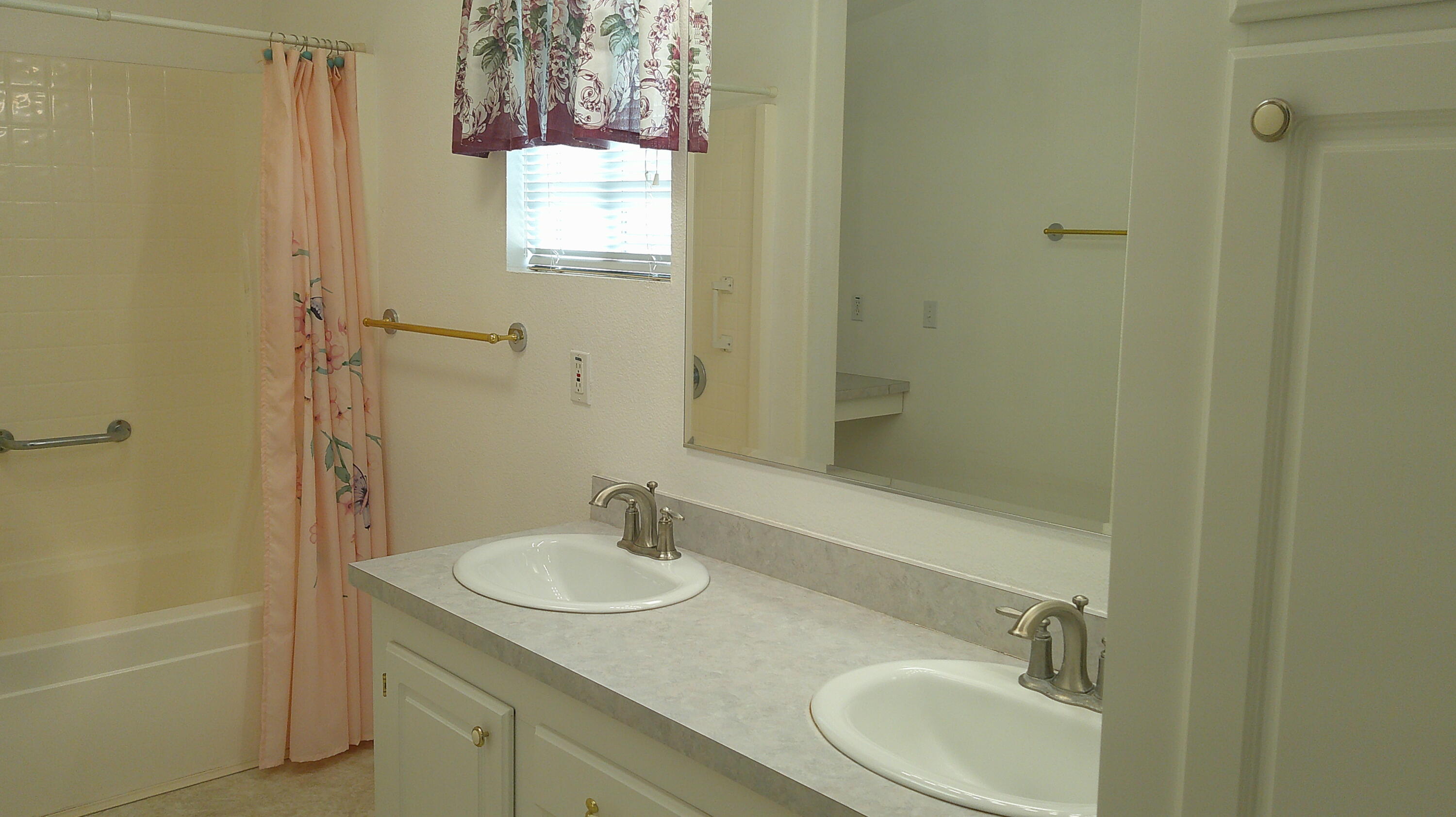 4570 Hickory Trail, Unit LOS ROBLES Redding, CA 96003 - Photo 26 of 62 DSCF0026