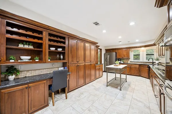$650,000 | 2 Chatterbird, Spring, TX 77380