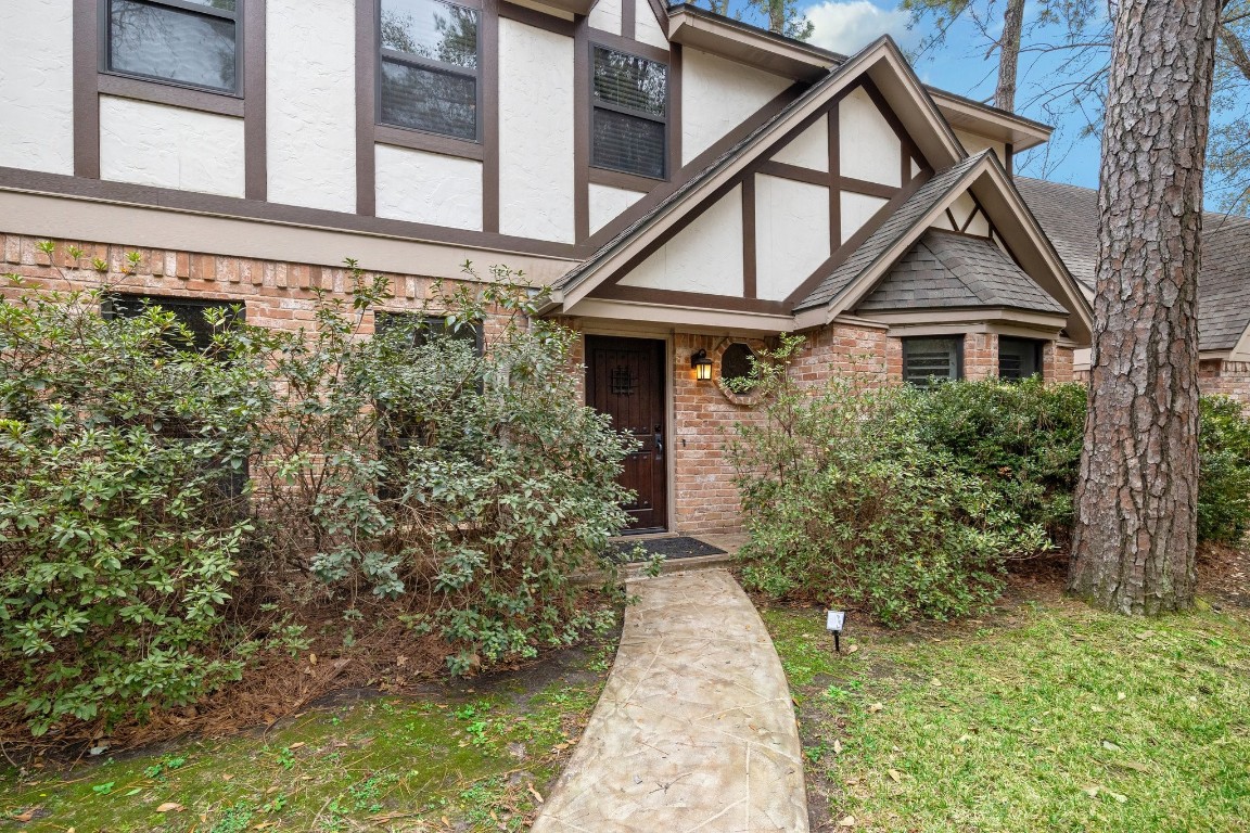 2 Chatterbird Spring, TX 77380 - Photo 5 of 40 Come on in.