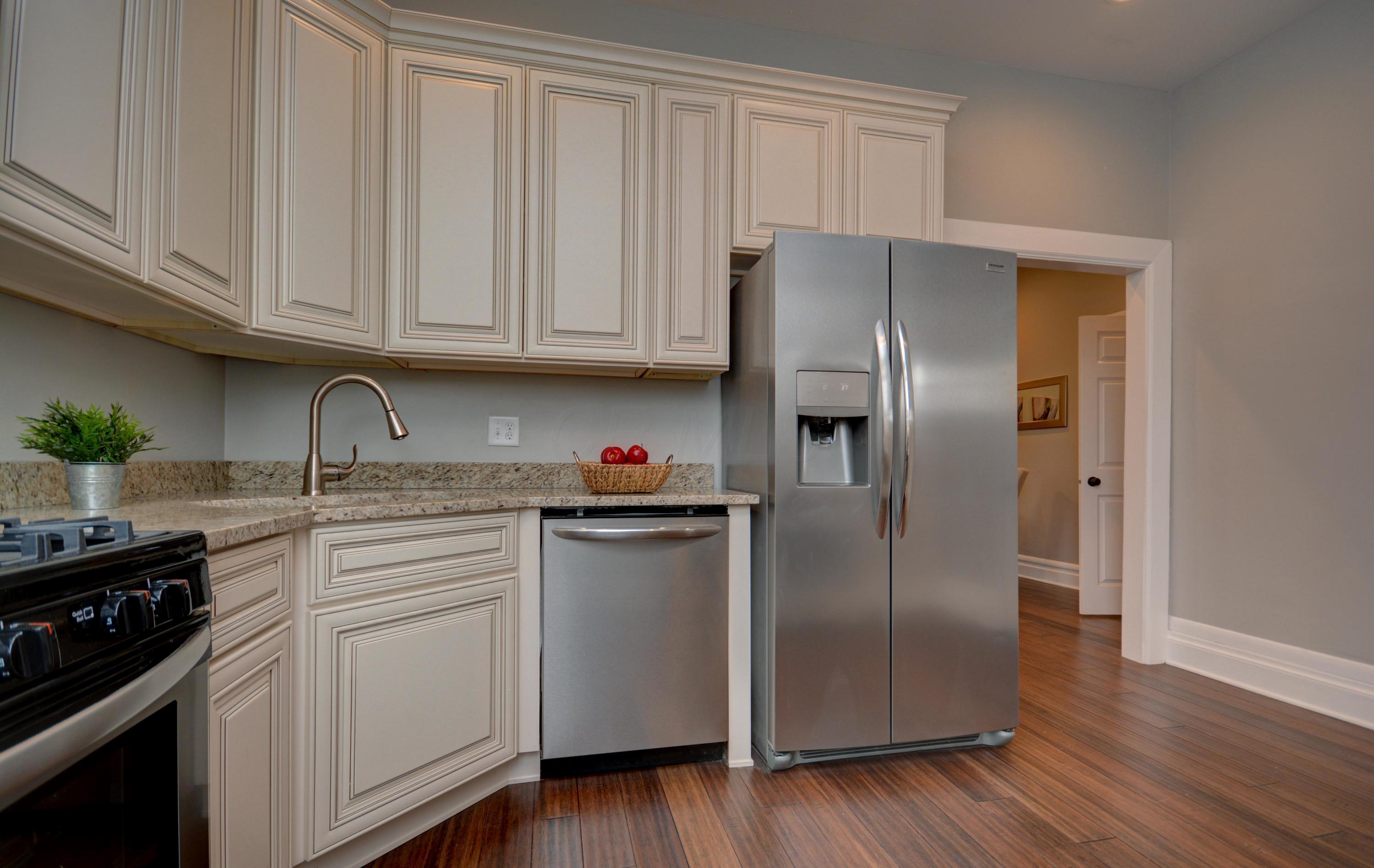 858 Bryden Road Columbus, OH 43205 - Photo 6 of 32 Gallery Image 6