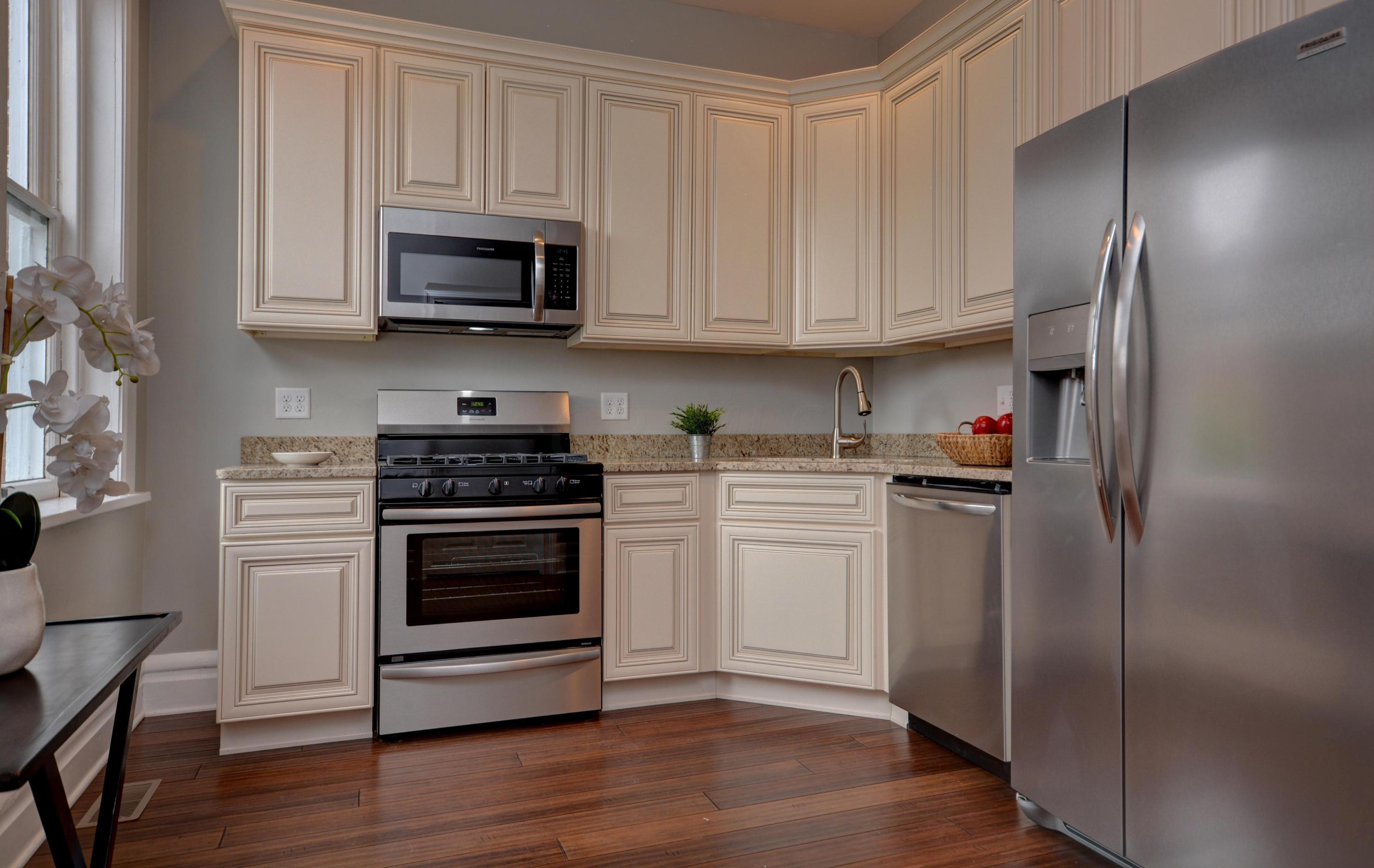 858 Bryden Road Columbus, OH 43205 - Photo 8 of 32 Gallery Image 8