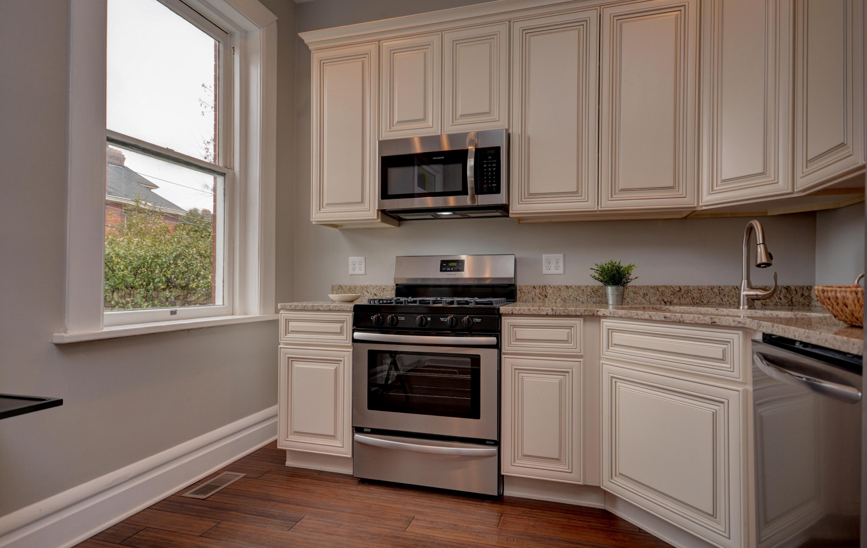 858 Bryden Road Columbus, OH 43205 - Photo 9 of 32 Gallery Image 9