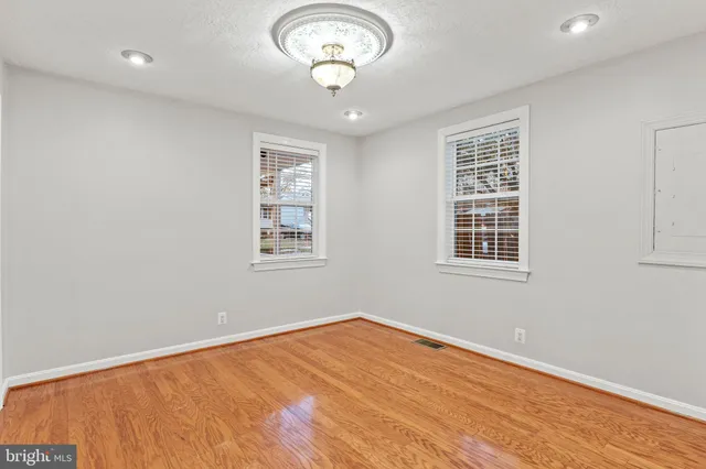 $3,000 | 75 Silopanna Road, Annapolis, MD 21403