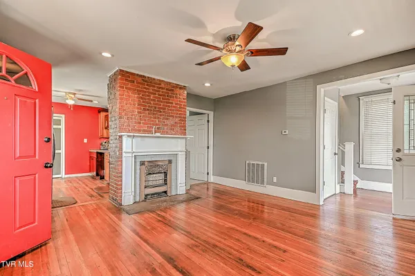 $299,900 | 629 Branch Street, Kingsport, TN 37660