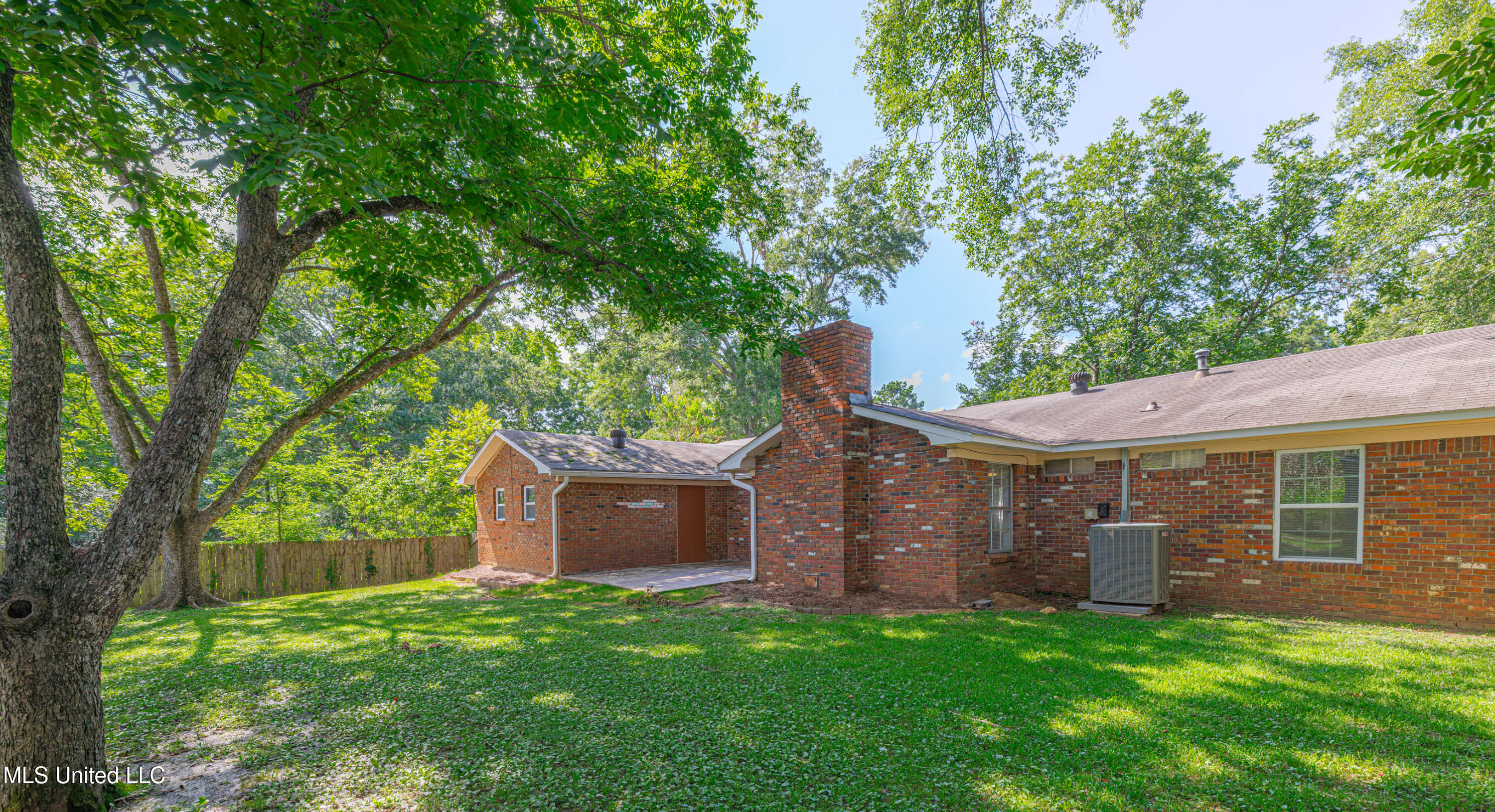809 Normandy Drive Clinton, MS 39056 - Photo 7 of 38 1R4A1598