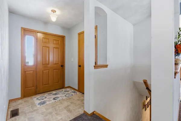 $429,900 | 2294 Meadow Heights Circle, Neenah, WI 54956
