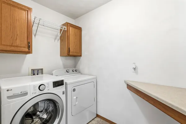 $429,900 | 2294 Meadow Heights Circle, Neenah, WI 54956