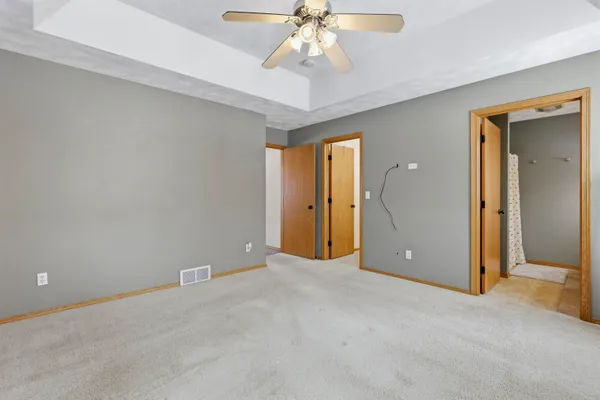 $429,900 | 2294 Meadow Heights Circle, Neenah, WI 54956