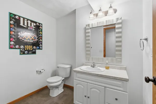 $429,900 | 2294 Meadow Heights Circle, Neenah, WI 54956