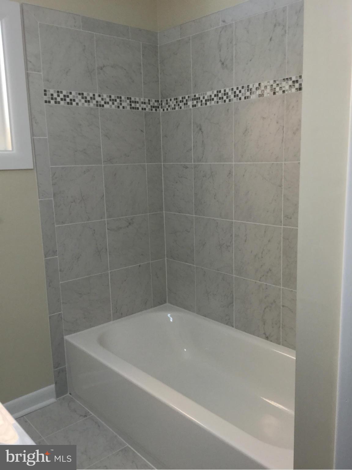 221 Lake Road Pasadena, MD 21122 - Photo 14 of 24 Bath