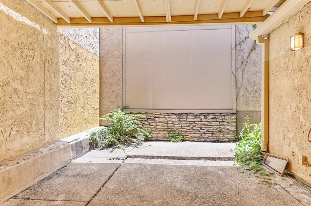 8704 Merion Circle Austin, TX 78754 - Photo 13 of 16 Covered Outdoor area 1 near kitchen