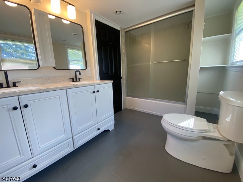 104 Dreahook Road Lebanon, NJ 08833 - Photo 13 of 27