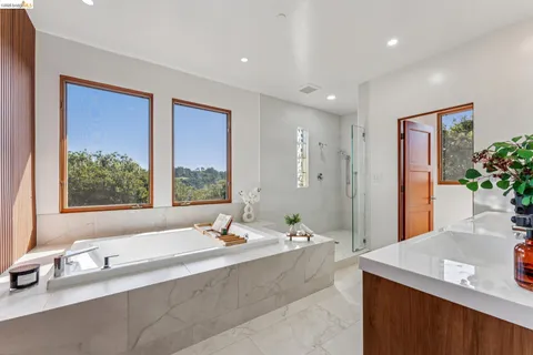 $1,899,000 | 13454 Campus Drive, Oakland, CA 94619