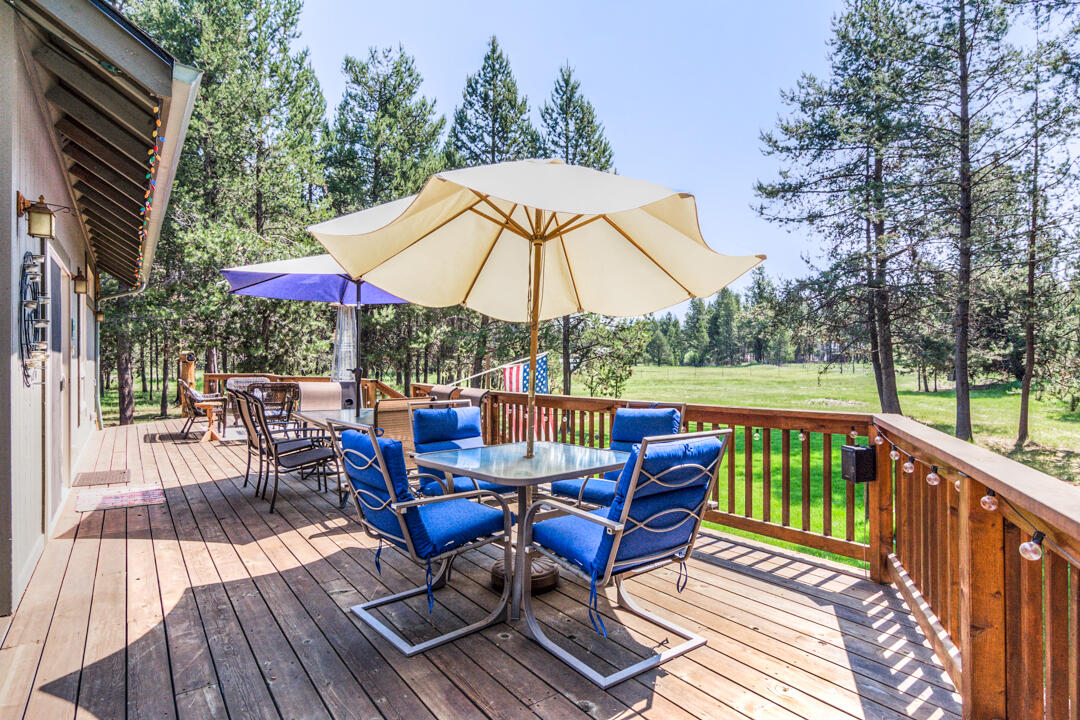17065 Azusa Road Bend, OR 97707 - Photo 31 of 37 The deck off of the bonus room.