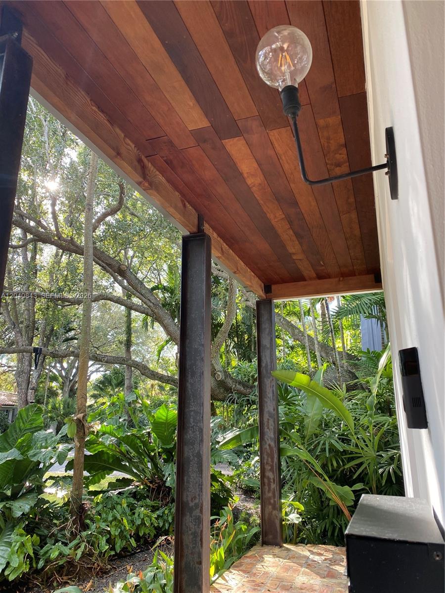 7420 Southwest 53rd Place Miami, FL 33143 - Photo 3 of 37