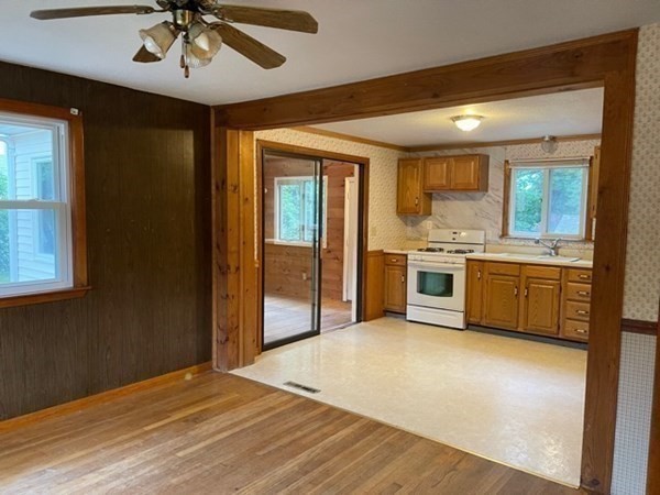 17 Briscoe Road Groveland, MA 01834 - Photo 7 of 24 Gallery Image 7