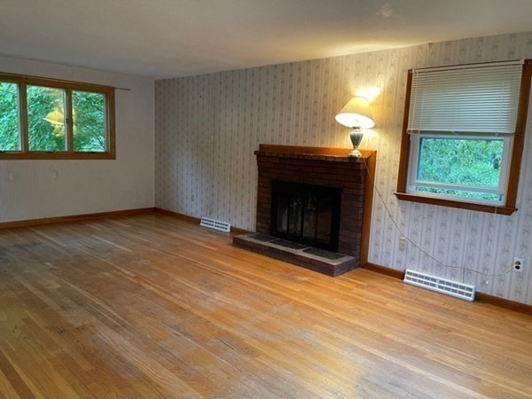 17 Briscoe Road Groveland, MA 01834 - Photo 8 of 24 Gallery Image 8