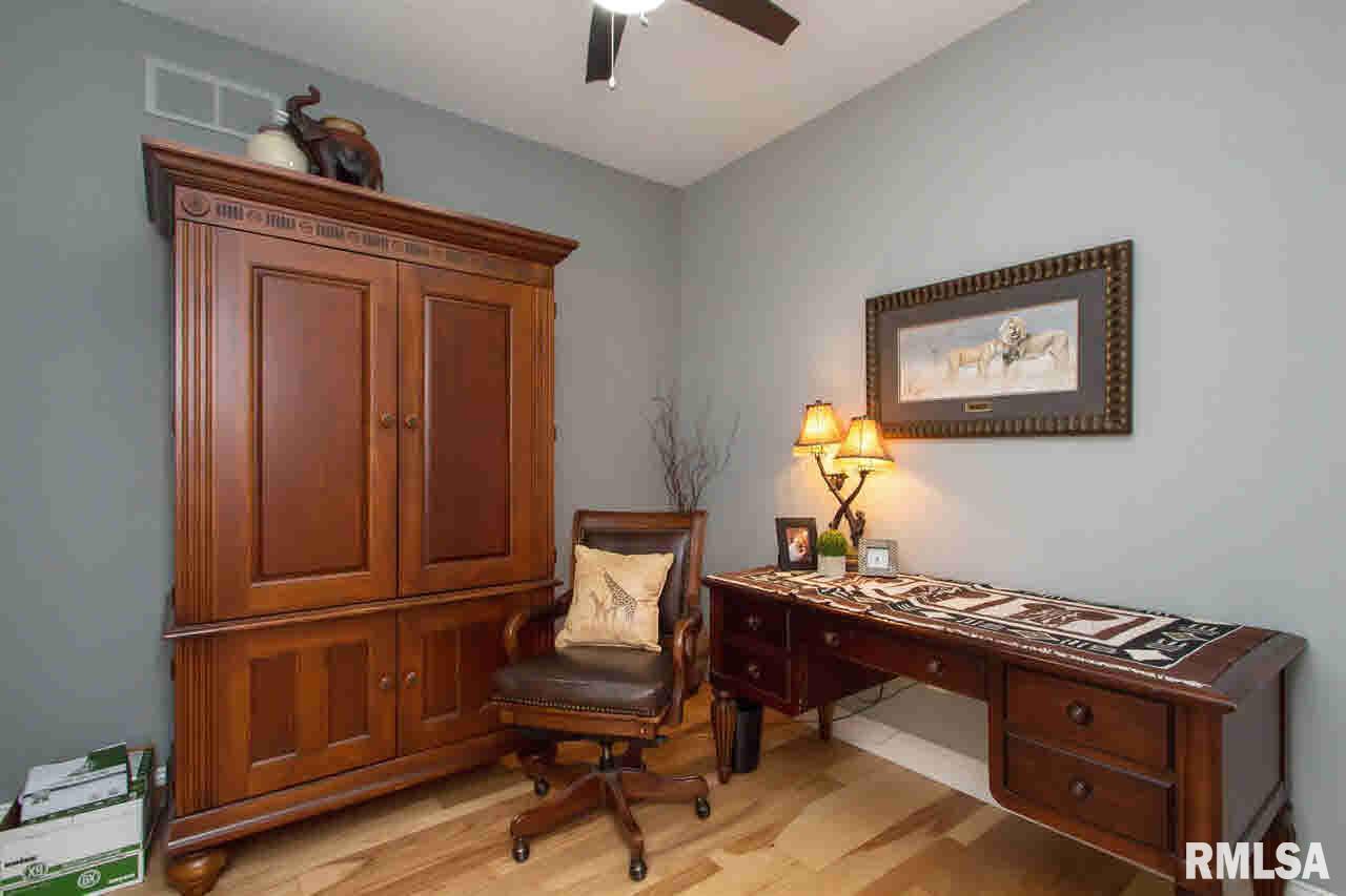 3745 Moencks Road Bettendorf, IA 52722 - Photo 15 of 22 Gallery Image 15