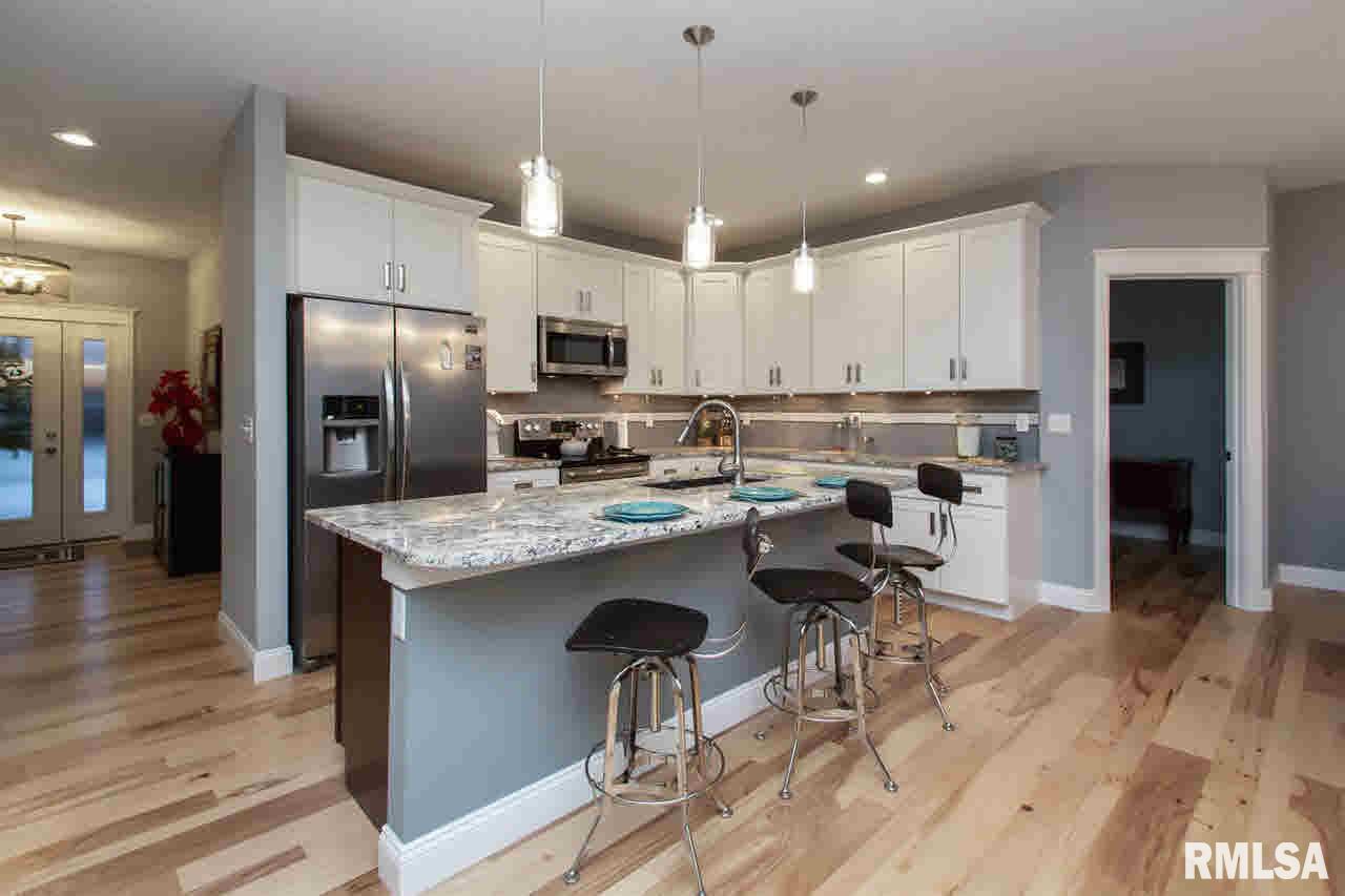 3745 Moencks Road Bettendorf, IA 52722 - Photo 4 of 22 Gallery Image 4