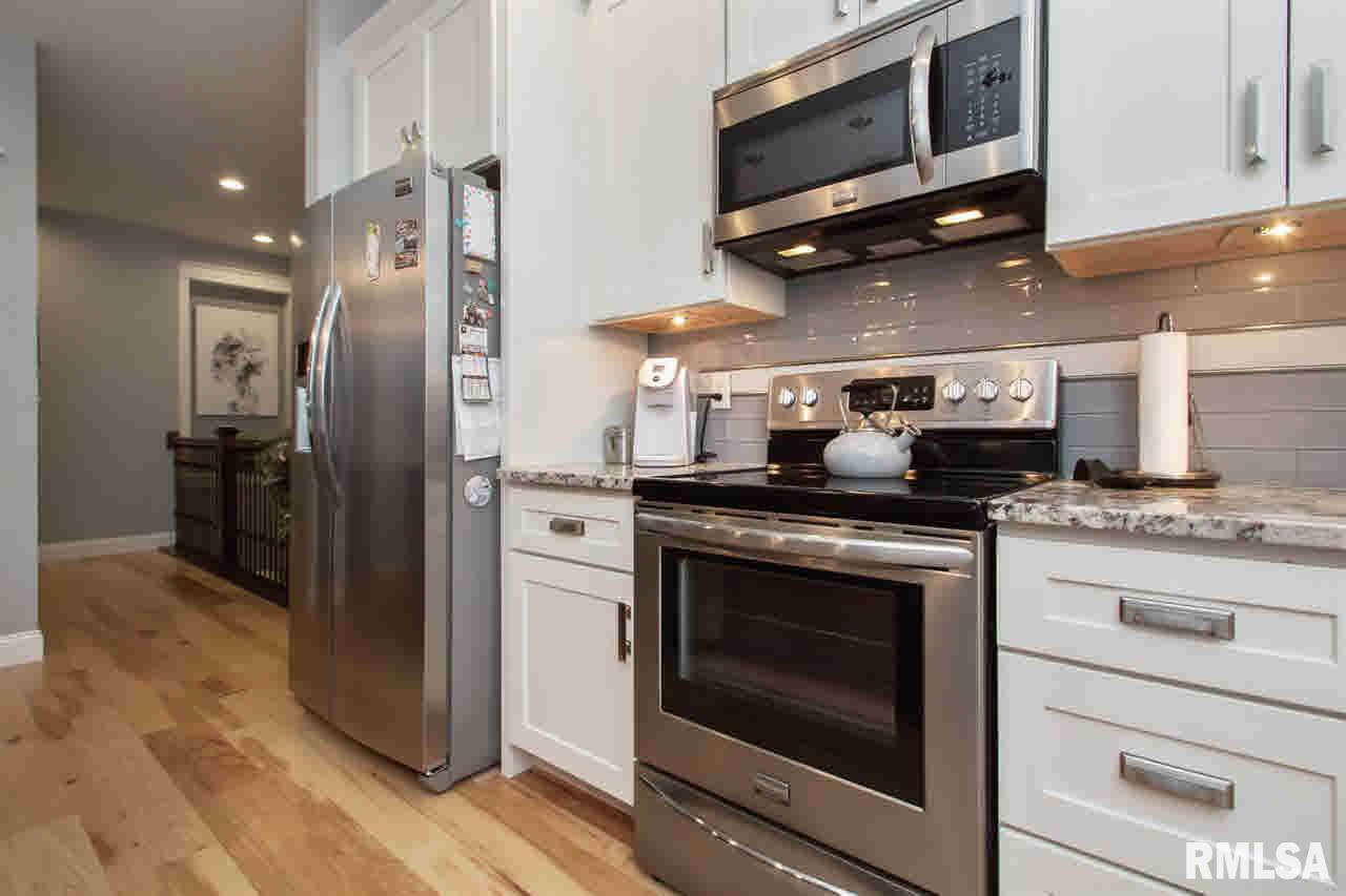 3745 Moencks Road Bettendorf, IA 52722 - Photo 6 of 22 Gallery Image 6