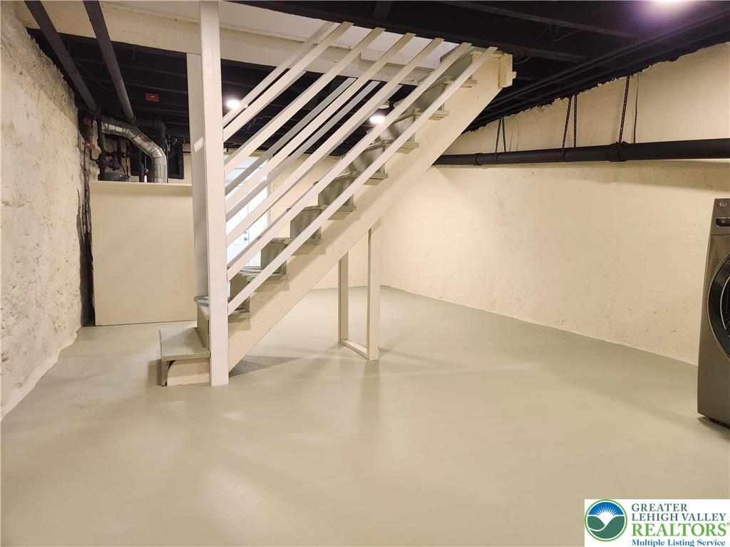 1040 Spring Garden Street Allentown, PA 18102 - Photo 15 of 18