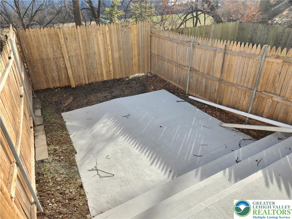 1040 Spring Garden Street Allentown, PA 18102 - Photo 17 of 18