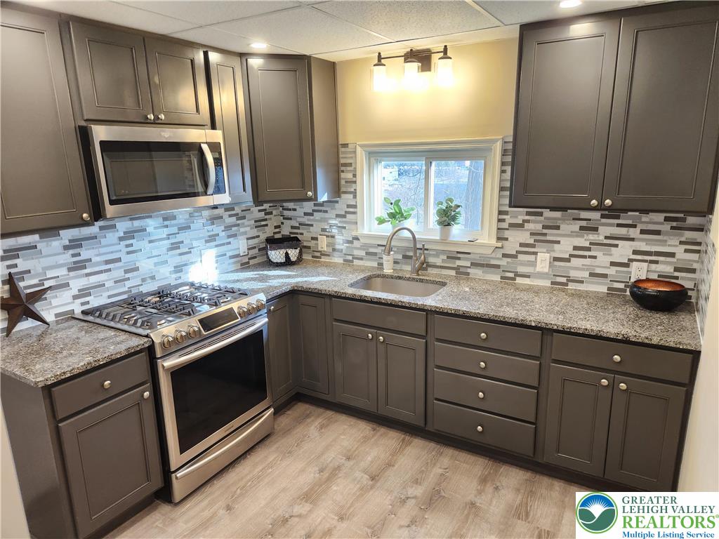 1040 Spring Garden Street Allentown, PA 18102 - Photo 3 of 18