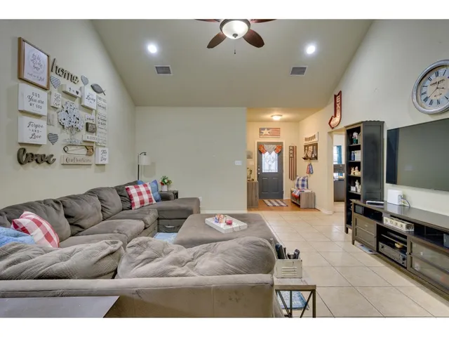 $2,500 | 14808 Foy Drive, Austin, TX 78734