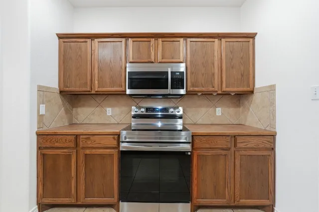 $2,500 | 14808 Foy Drive, Austin, TX 78734