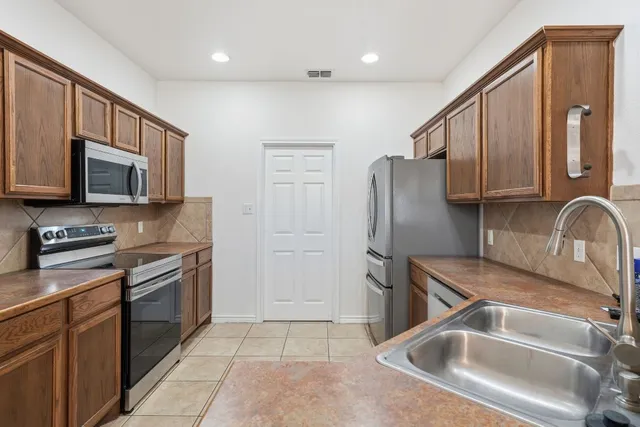 $2,500 | 14808 Foy Drive, Austin, TX 78734