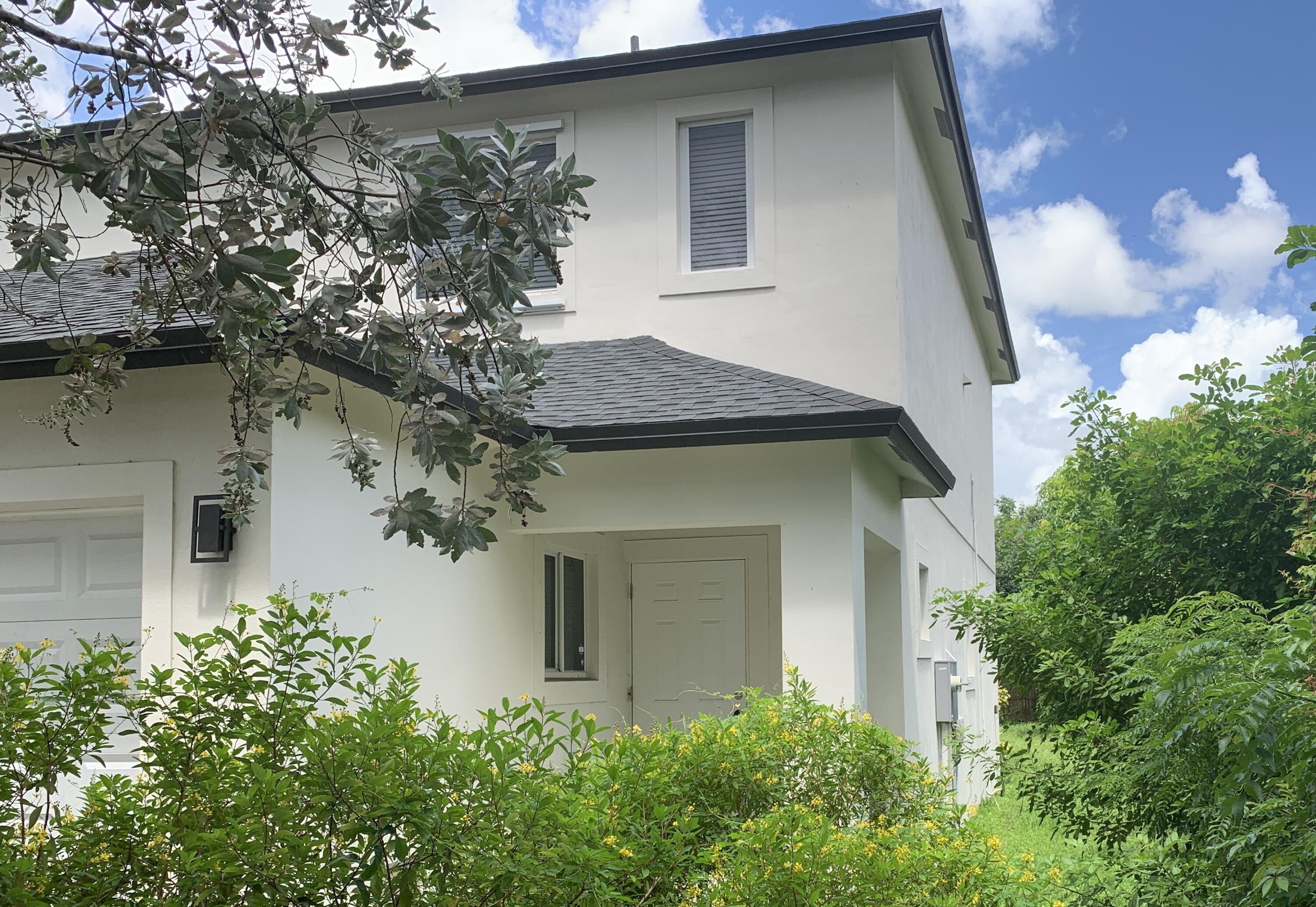 5625 Pierce Street Hollywood, FL 33021 - Photo 1 of 15 5625-Pierce-St-side-Hollywood-Nieves-gro