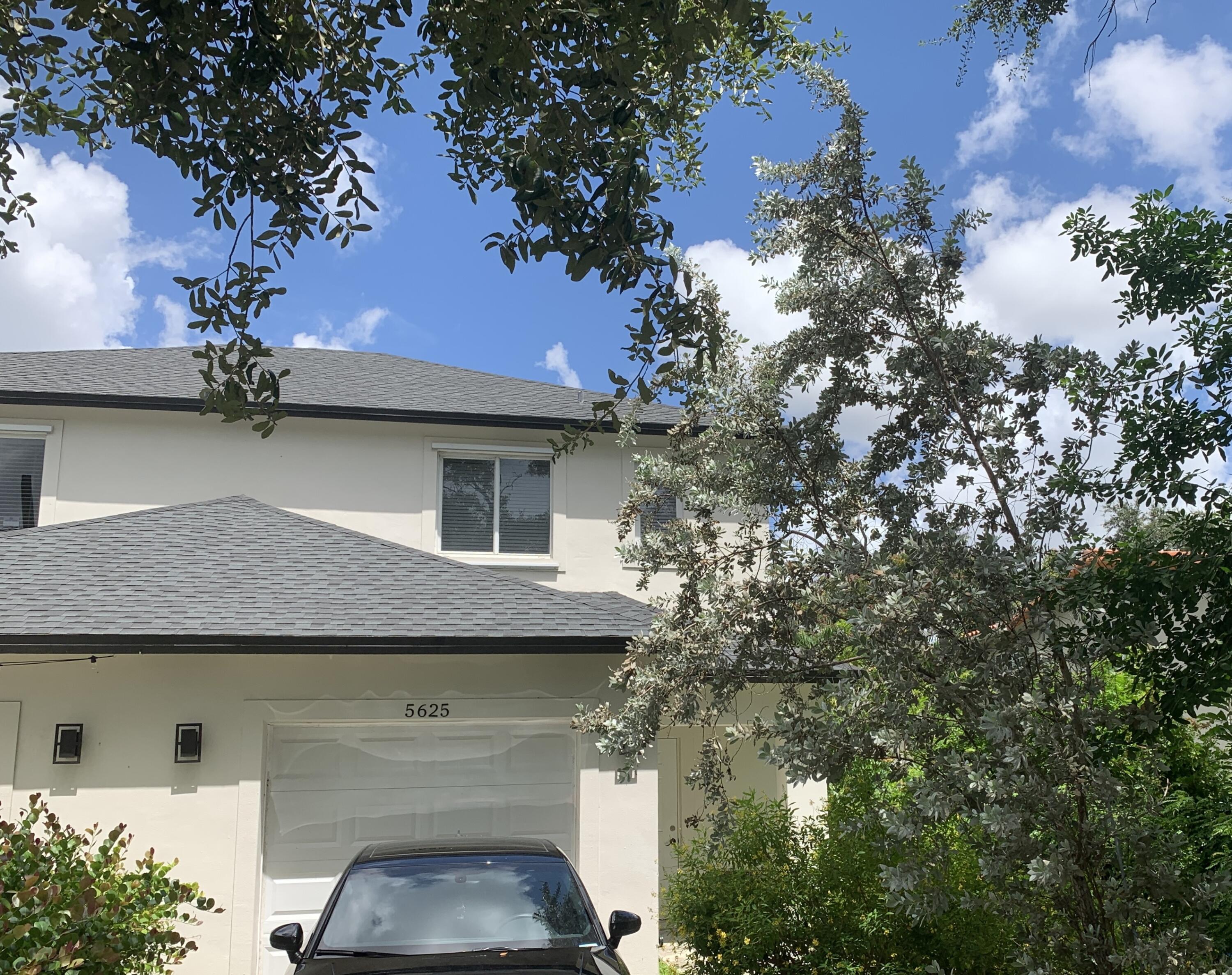 5625 Pierce Street Hollywood, FL 33021 - Photo 4 of 15 5625-Pierce-St-town-house-Hollywood-Niev