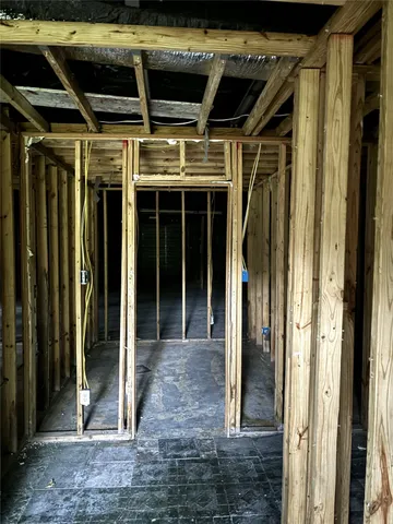 $2,400 | 610 New York Street, Navasota, TX 77868