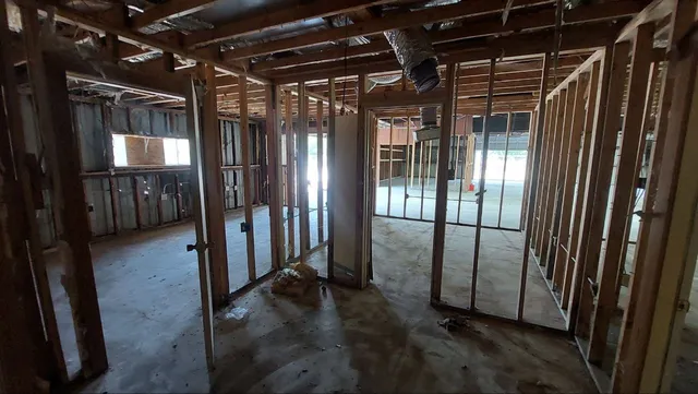 $2,400 | 610 New York Street, Navasota, TX 77868